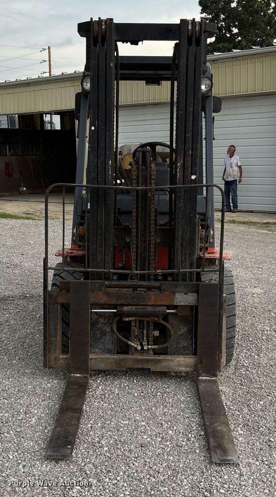 Image of Toyota 7FGU30 equipment image 1