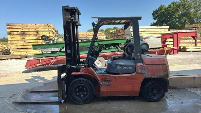 Image of Toyota 7FGU35 equipment image 1