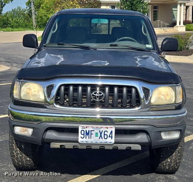 Image of Toyota Tacoma equipment image 1