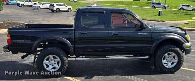 Image of Toyota Tacoma equipment image 3