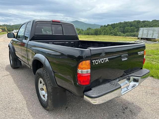 Image of Toyota Tacoma equipment image 1