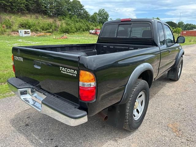 Image of Toyota Tacoma equipment image 3