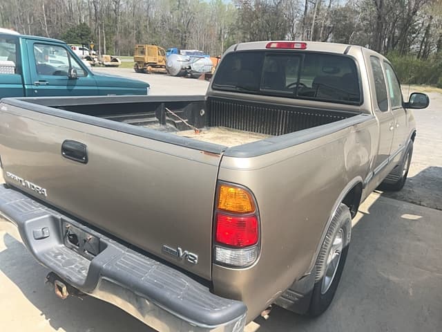 Image of Toyota Tundra equipment image 4