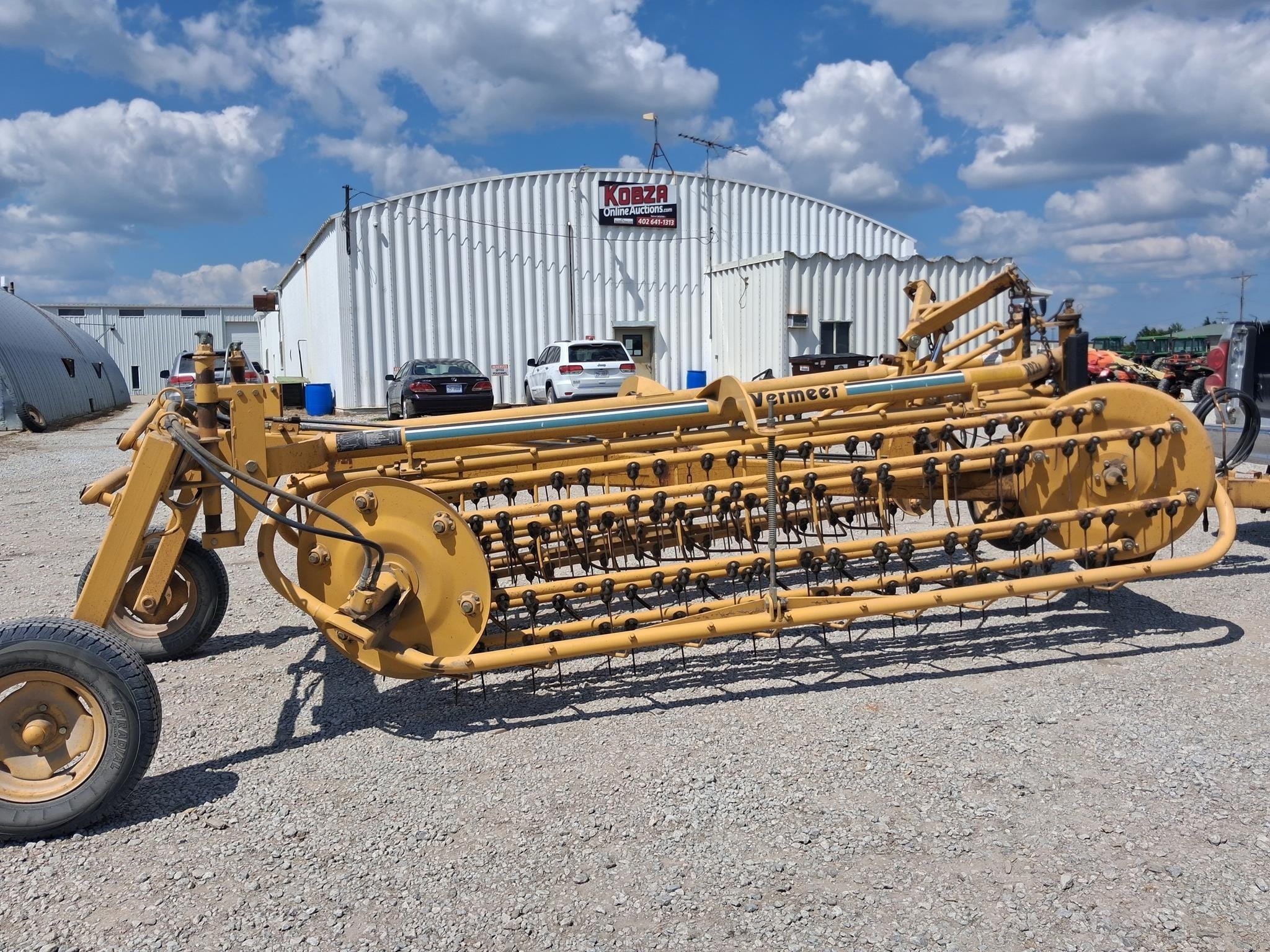 2002 Vermeer R23A Equipment Image0