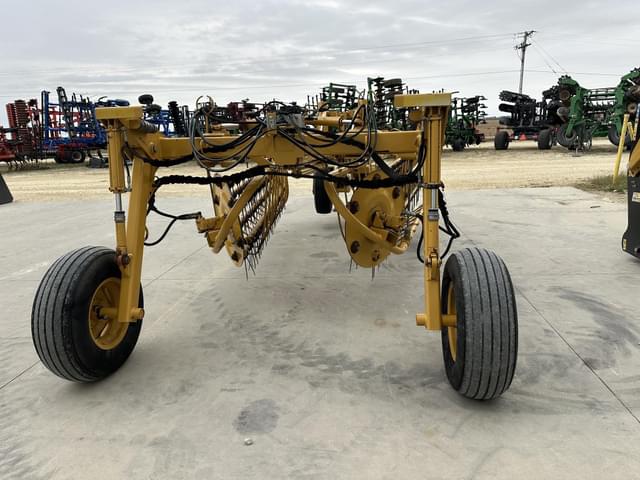 Image of Vermeer R24A equipment image 3