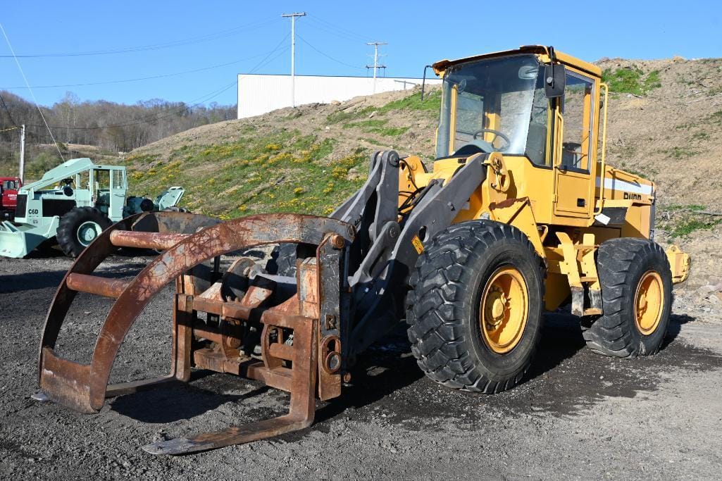 Main image Volvo L70D