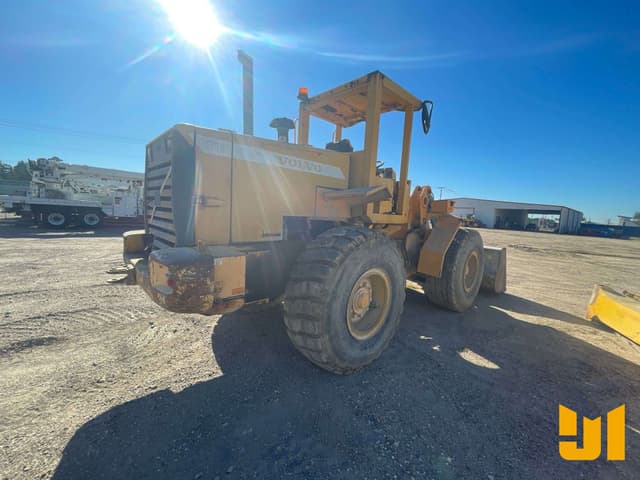 Image of Volvo L70D equipment image 4