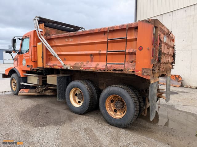 Image of Volvo VHD equipment image 2