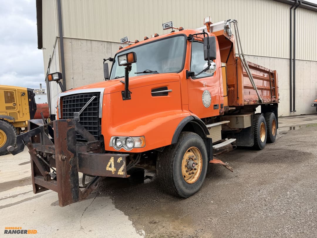 Image of Volvo VHD Primary image