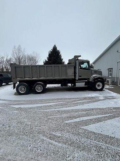 Image of Volvo VHD equipment image 1