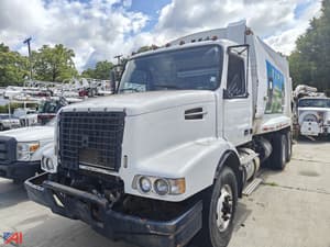 2002 Volvo VHD Image