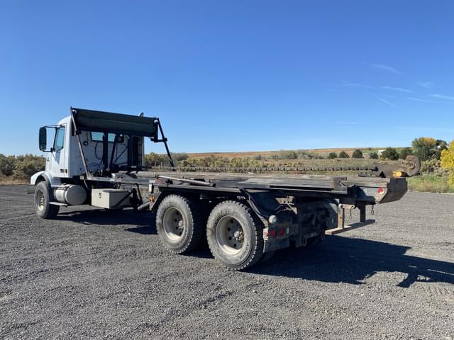 Image of Volvo VHD equipment image 2