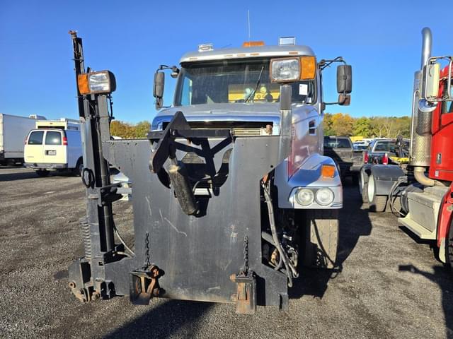 Image of Volvo VHD equipment image 1