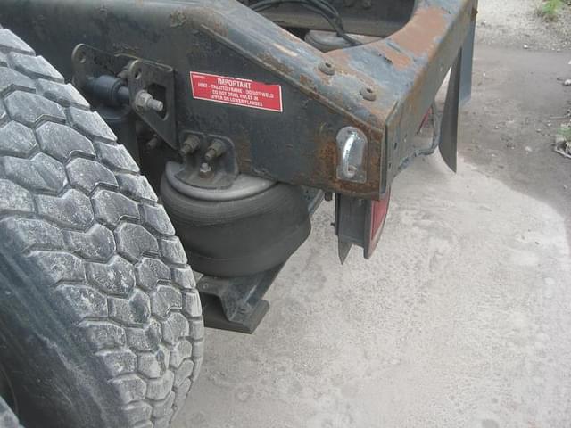 Image of Volvo VN equipment image 4