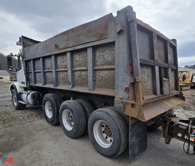 Image of Volvo VND equipment image 2