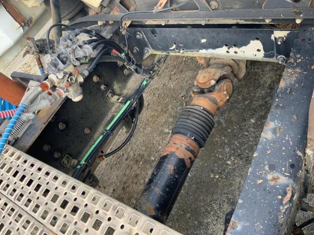 Image of Volvo VNL equipment image 2