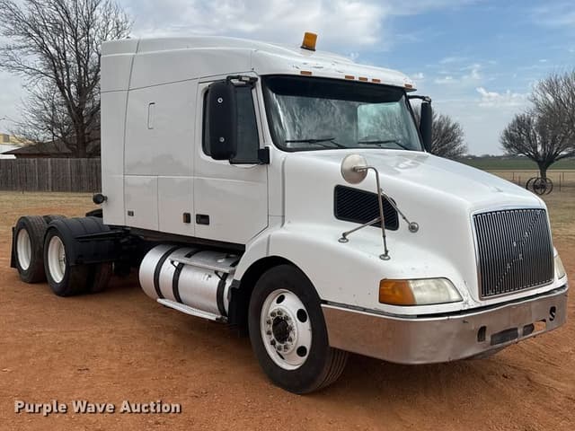 Image of Volvo VNL equipment image 2