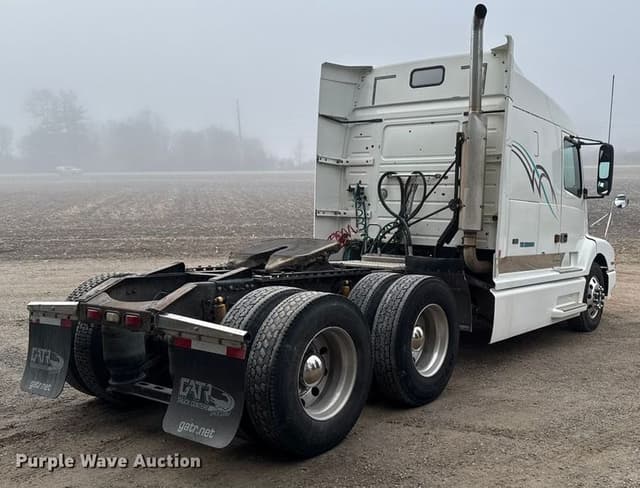 Image of Volvo VNL equipment image 4