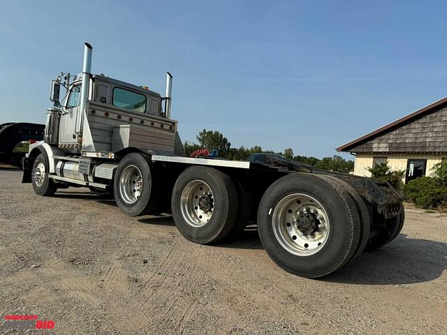 Image of Western Star 4900 equipment image 3