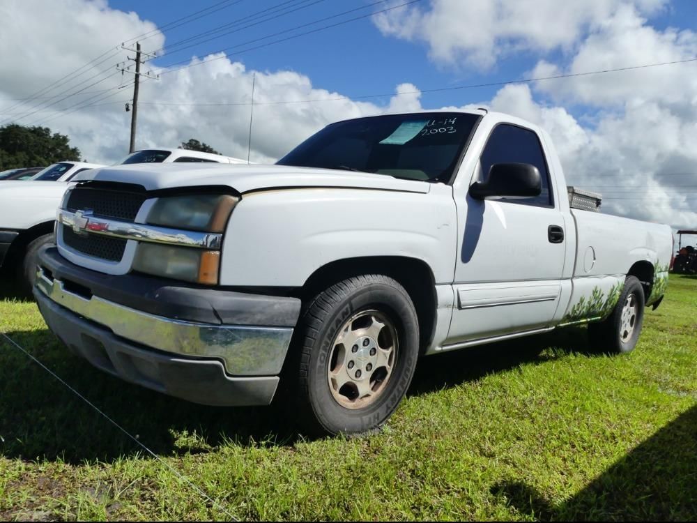 2003 Chevrolet Silverado Equipment Image0