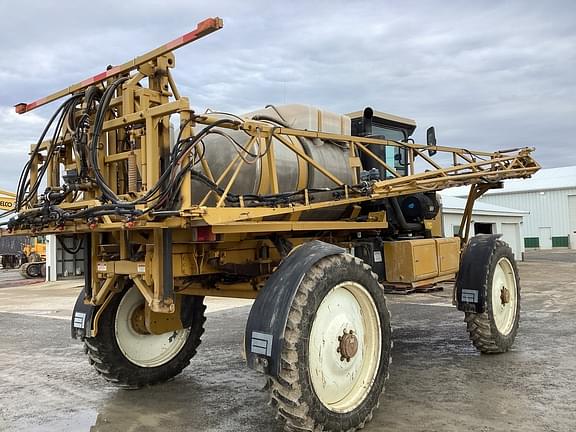 Image of Ag-Chem RoGator 1064 equipment image 4