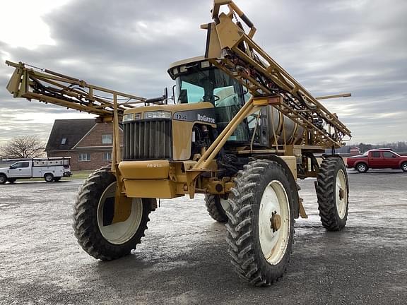 Image of Ag-Chem RoGator 1064 equipment image 1