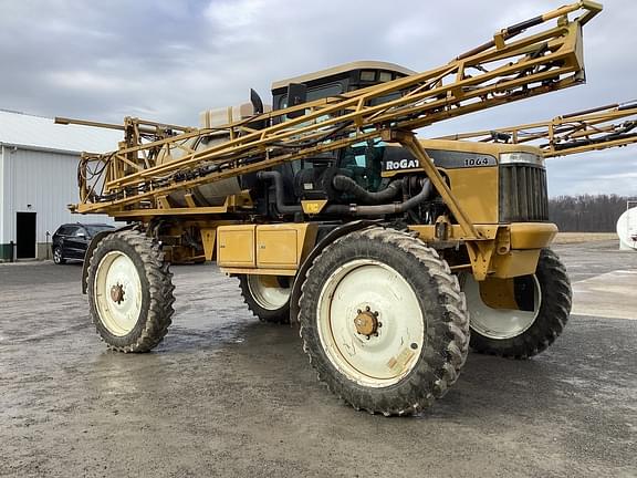 Image of Ag-Chem RoGator 1064 equipment image 3