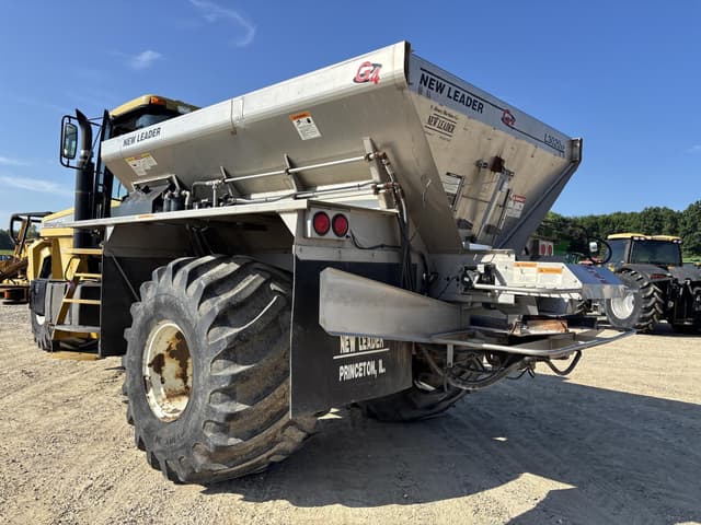 Image of Ag-Chem Terra-Gator 6103 equipment image 2