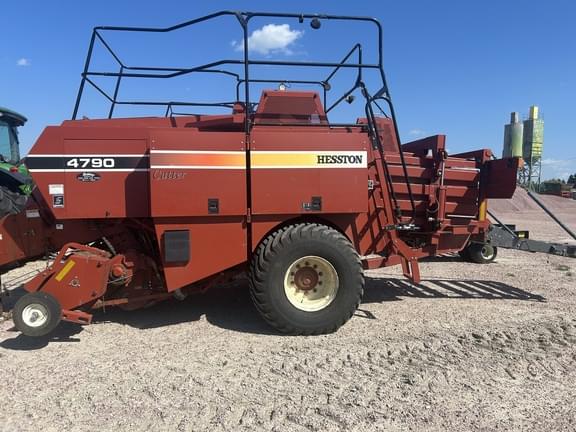 Image of Hesston 4790 equipment image 3