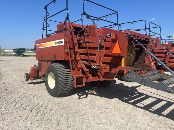 Image of Hesston 4790 equipment image 4
