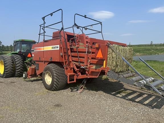 Image of Hesston 4790 equipment image 2