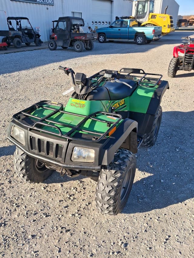 Image of Arctic Cat 400 equipment image 2