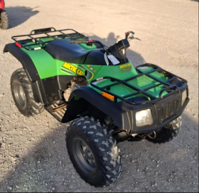 Image of Arctic Cat 400 equipment image 1