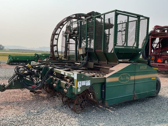 2003 Art's Way 692B Equipment Image0