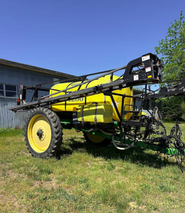 2003 Bestway Field Pro III 1200 Equipment Image0