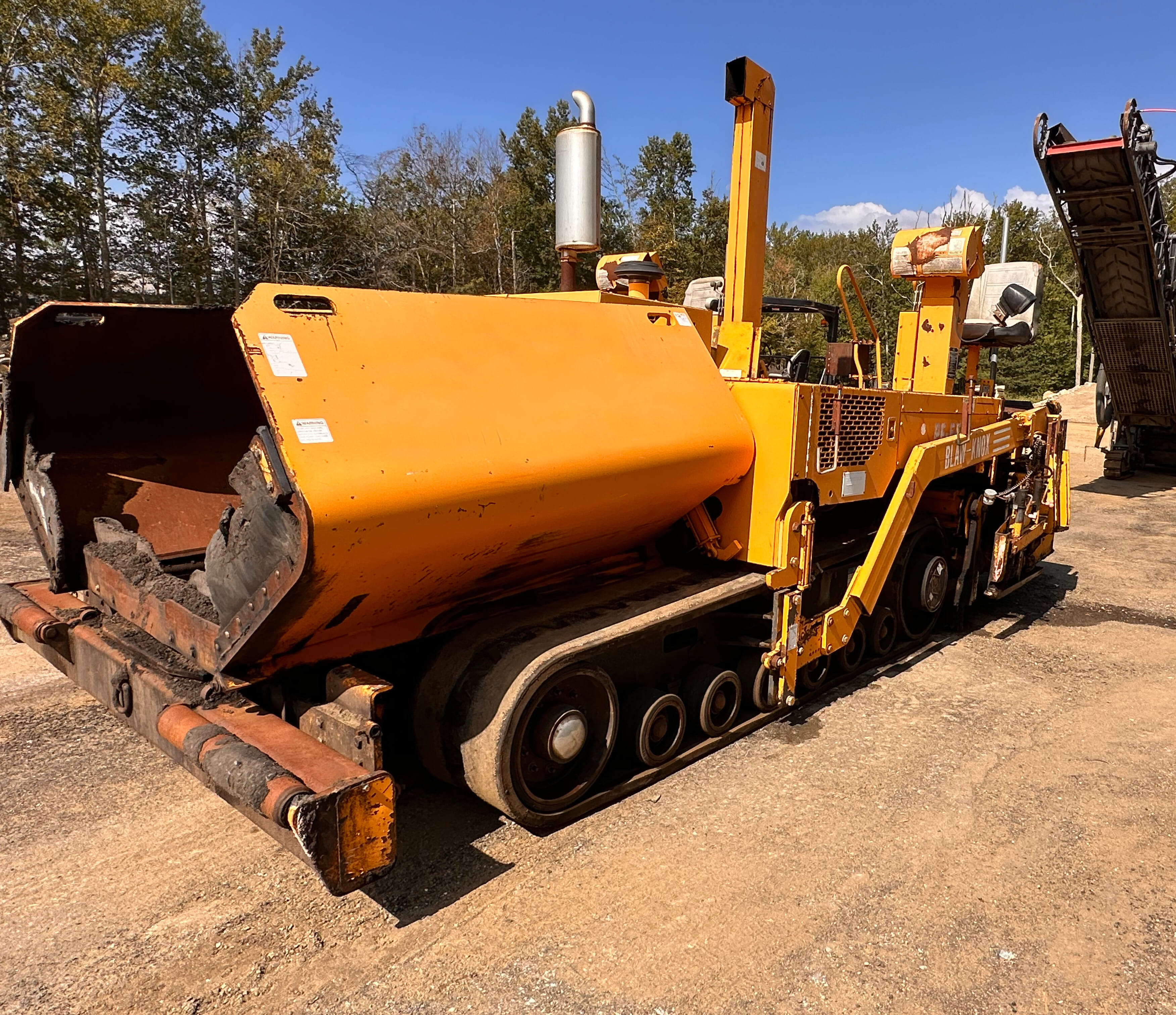 2003 Blaw Knox PF5510 Equipment Image0