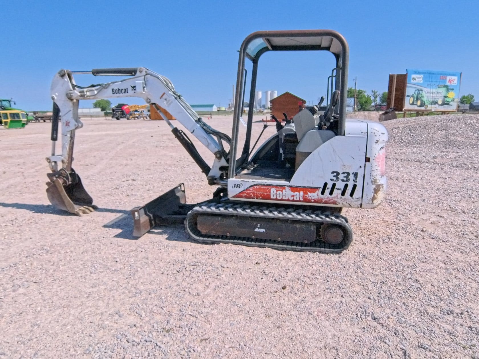 2003 Bobcat 331 Equipment Image0