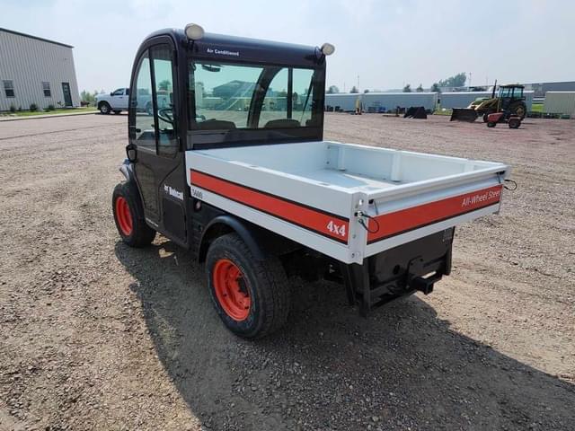Image of Bobcat Toolcat 5600 equipment image 3