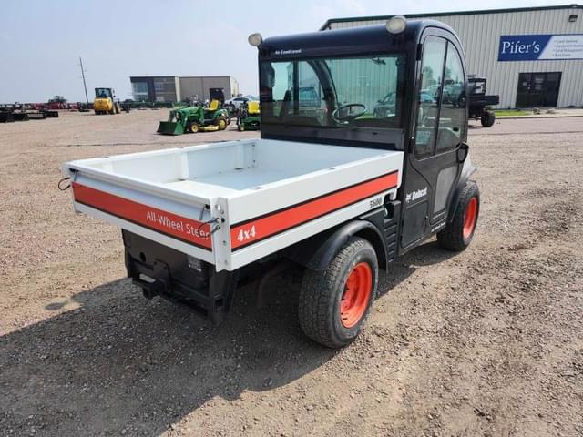 Image of Bobcat Toolcat 5600 equipment image 2