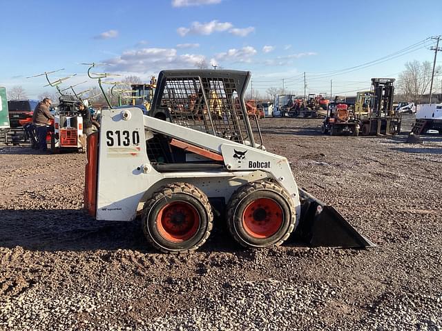 Image of Bobcat S130 equipment image 4