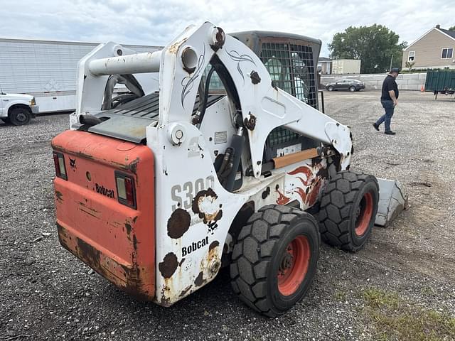 Image of Bobcat S300 equipment image 4