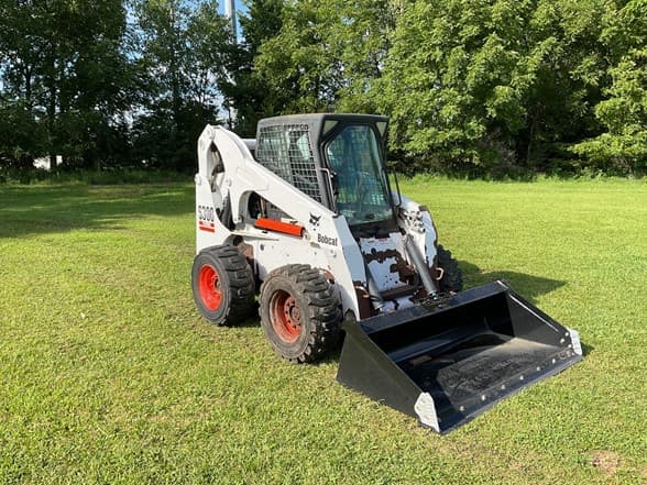 Image of Bobcat S300 equipment image 2