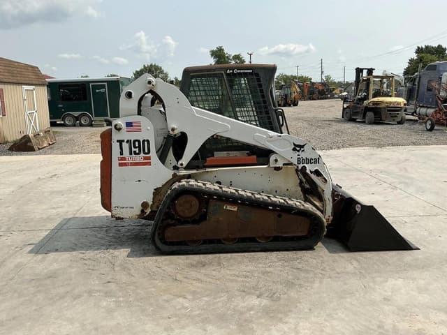 Image of Bobcat T190 equipment image 4