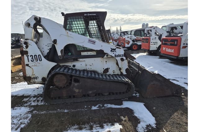Image of Bobcat T300 equipment image 2
