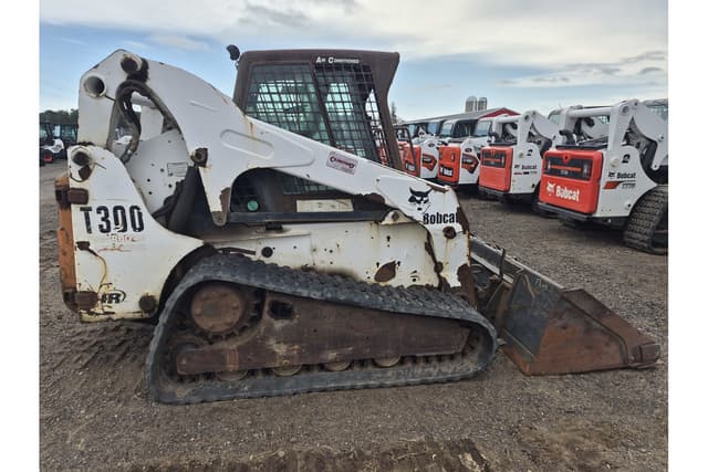 Image of Bobcat T300 equipment image 1