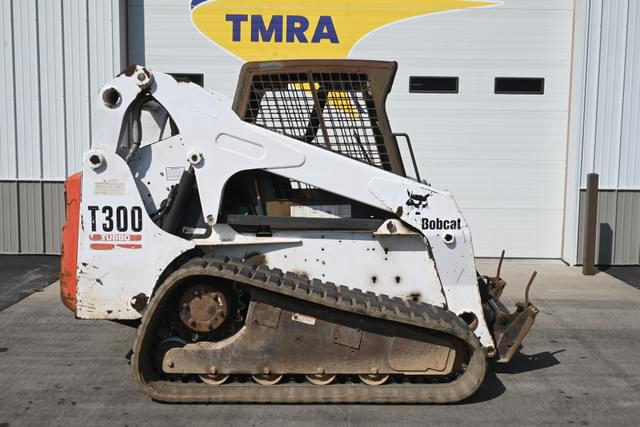 Image of Bobcat T300 equipment image 1