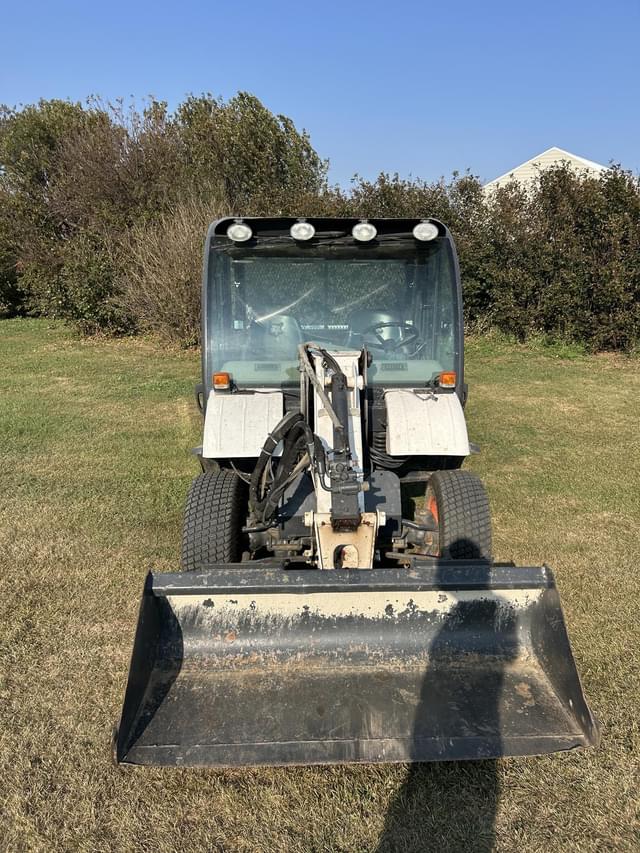 Image of Bobcat Toolcat 5600 equipment image 1