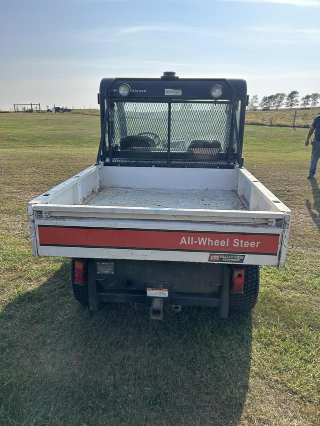 Image of Bobcat Toolcat 5600 equipment image 3