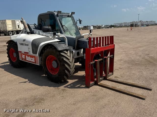 Image of Bobcat V518 equipment image 2
