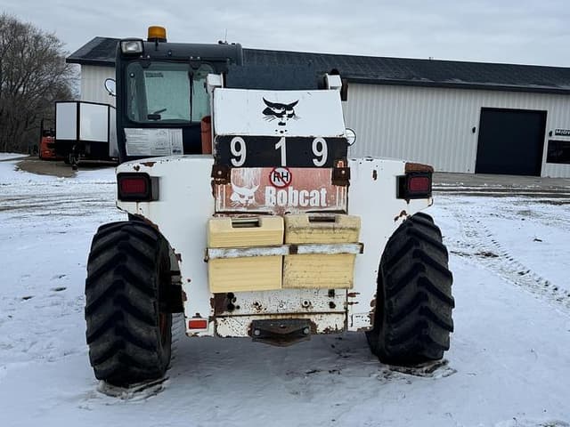 Image of Bobcat V623 equipment image 4